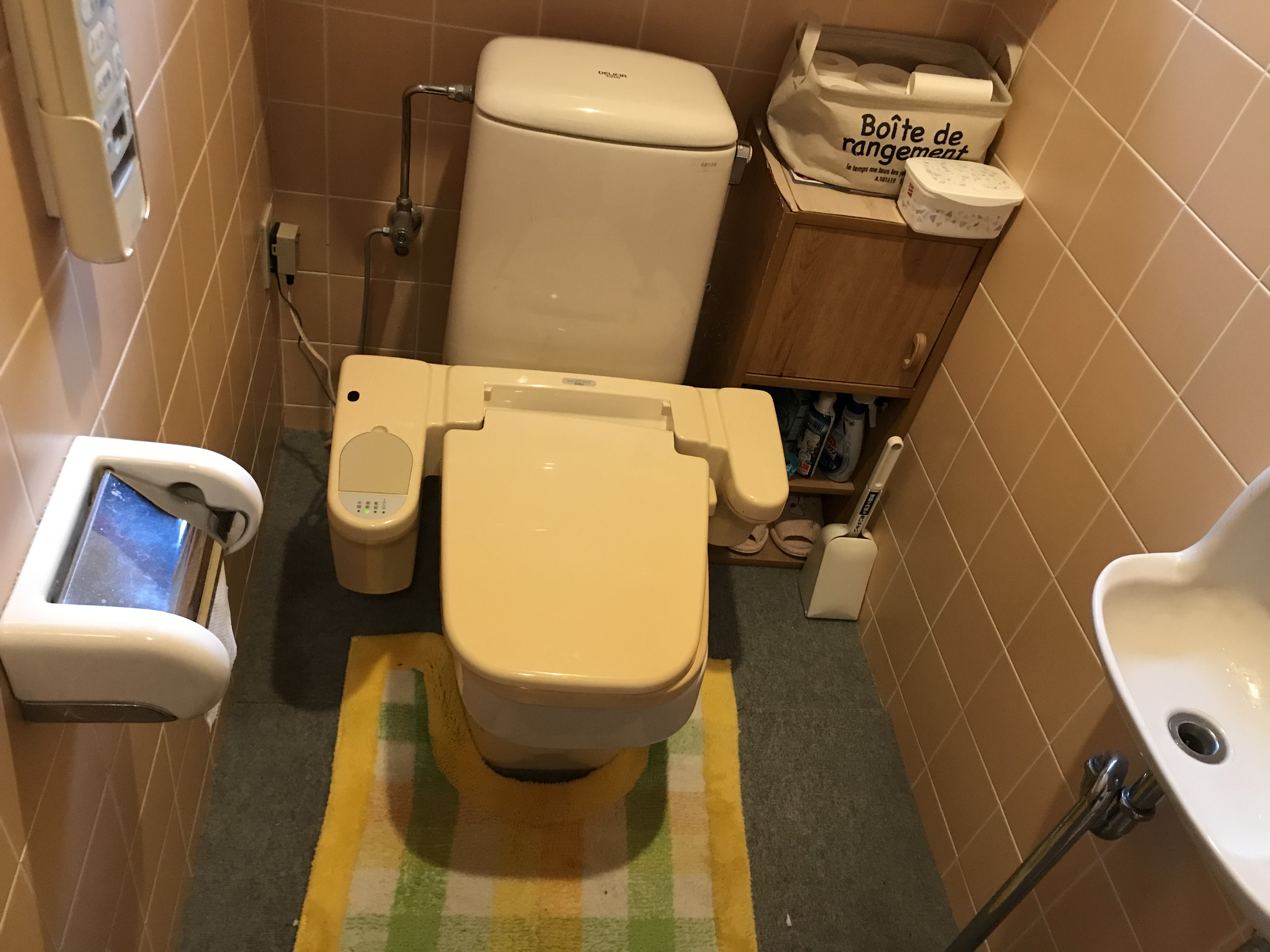 4月10日 長浜市K様邸トイレ改修工事が完成しました。｜桃栗柿屋のリフォームブログ｜滋賀のリフォームは桃栗柿屋